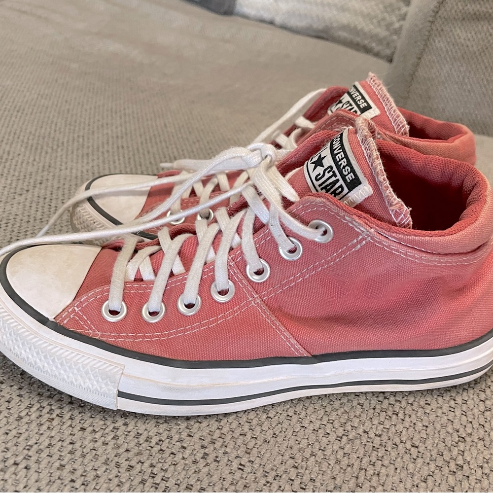 Women’s converse